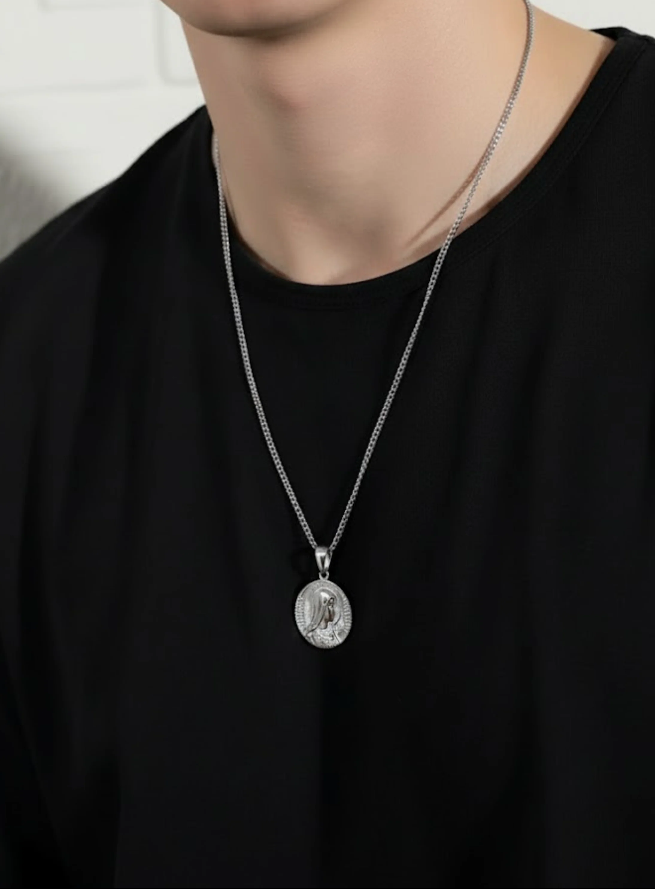 VIRGIN MARY QUARTER NECKLACE - Image 3